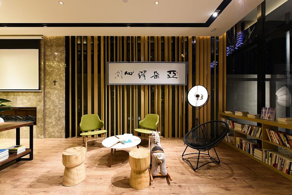 呼和浩特鼓楼满都海亚朵酒店 外观 照片